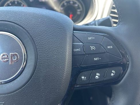 Used 2023 Jeep Cherokee Altitude Lux AWD/4WD image 18