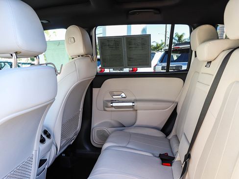 Used 2022 Mercedes-Benz GLB 250 4MATIC image 19