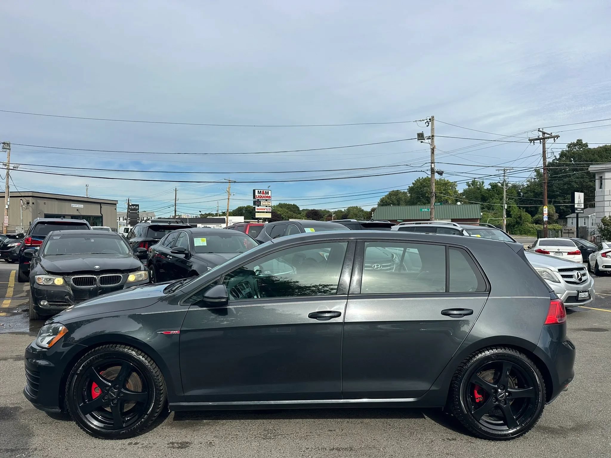 Used 2015 Volkswagen Golf 4-Door FWD image 5
