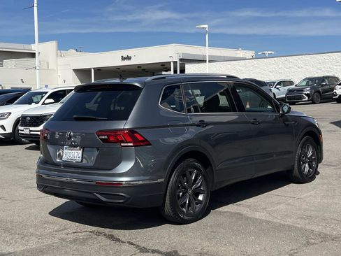 Certified 2023 Volkswagen Tiguan SE image 25