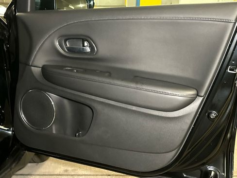 Used 2022 Honda HR-V EX-L image 13