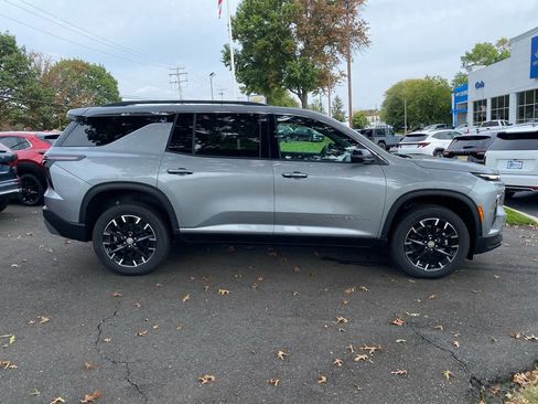 New 2025 Chevrolet Traverse LT w/ Sun and Wheel Package image 2