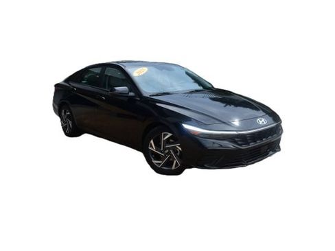 Used 2025 Hyundai Elantra Limited FWD image 2