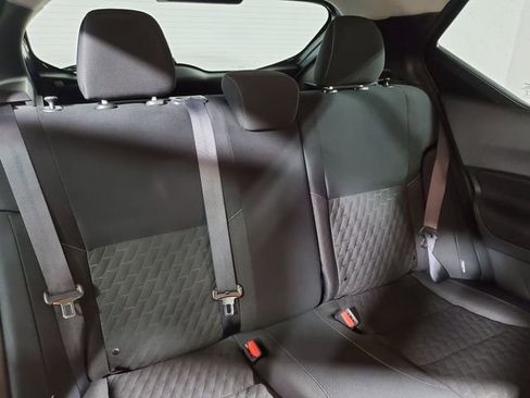 Used 2022 Nissan Kicks S image 11