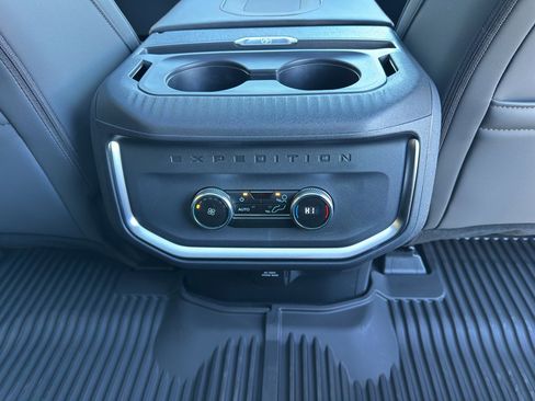 New 2025 Ford Expedition Active image 33