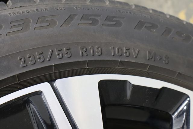 Used 2024 Volvo XC60 B5 Plus AWD/4WD image 38