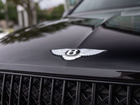 Used 2024 Bentley Bentayga AWD/4WD image 6
