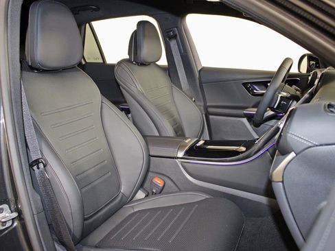 Used 2026 Mercedes-Benz GLC 300 4MATIC image 30