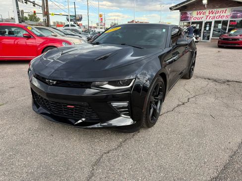 Used 2016 Chevrolet Camaro SS RWD image 4