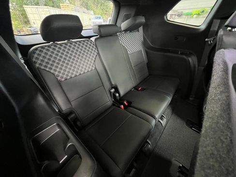 Used 2024 GMC Acadia Denali image 19