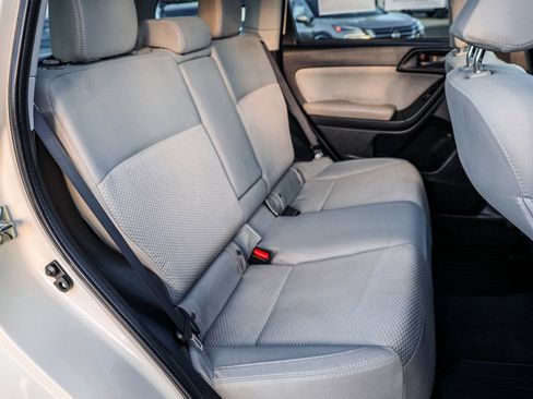 Used 2018 Subaru Forester 2.5i Premium w/ All-Weather Package image 12