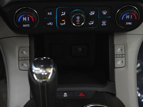 Used 2018 GMC Acadia SLT AWD/4WD image 21