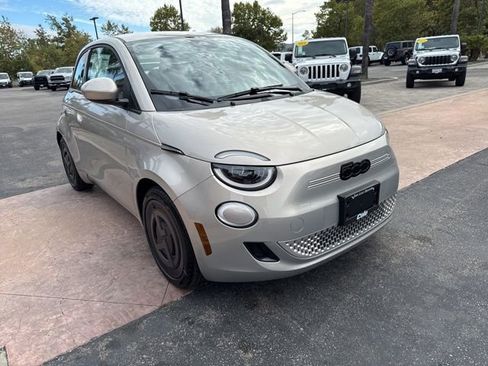 New 2025 FIAT 500 e image 5