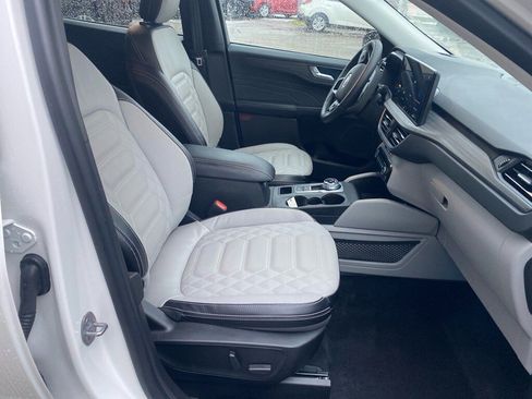 Used 2023 Ford Escape Platinum w/ Premium Technology Package image 25