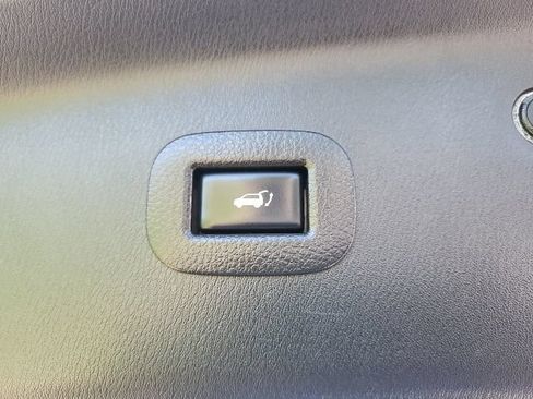Used 2020 Nissan Armada SL RWD image 19