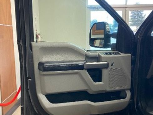Used 2020 Ford F350 XLT w/ XLT Premium Package AWD/4WD image 9