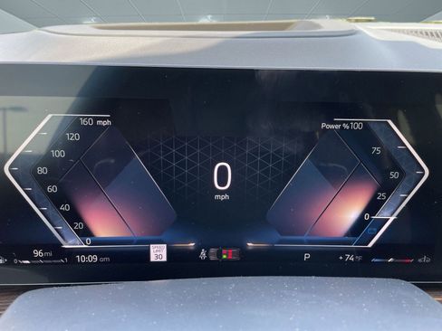 Used 2026 BMW X7 xDrive40i w/ Premium Package image 23