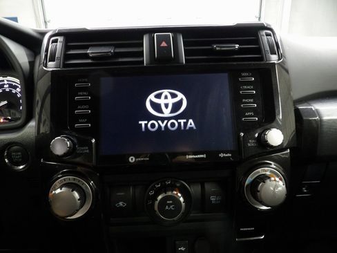 Used 2024 Toyota 4Runner TRD Off-Road Premium image 13