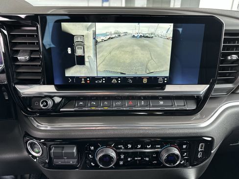 Used 2025 Chevrolet Silverado 1500 High Country AWD/4WD image 15