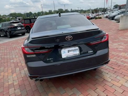 Used 2025 Toyota Camry XSE FWD image 8