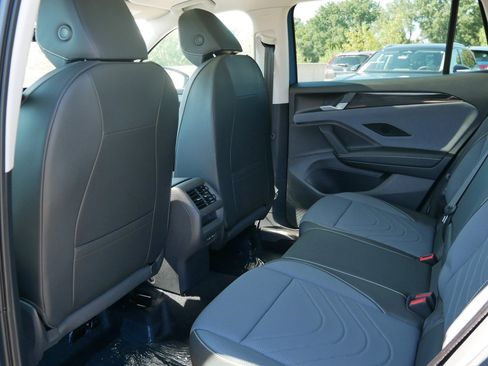 New 2025 Volkswagen Tiguan SE AWD/4WD image 6