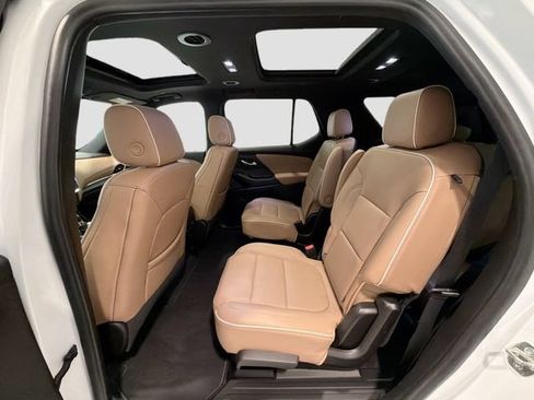 Used 2023 Chevrolet Traverse Premier AWD/4WD image 21