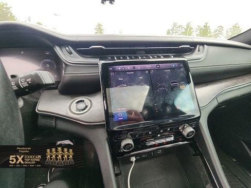 Used 2022 Jeep Grand Cherokee L Overland w/ Luxury Tech Group IV image 37