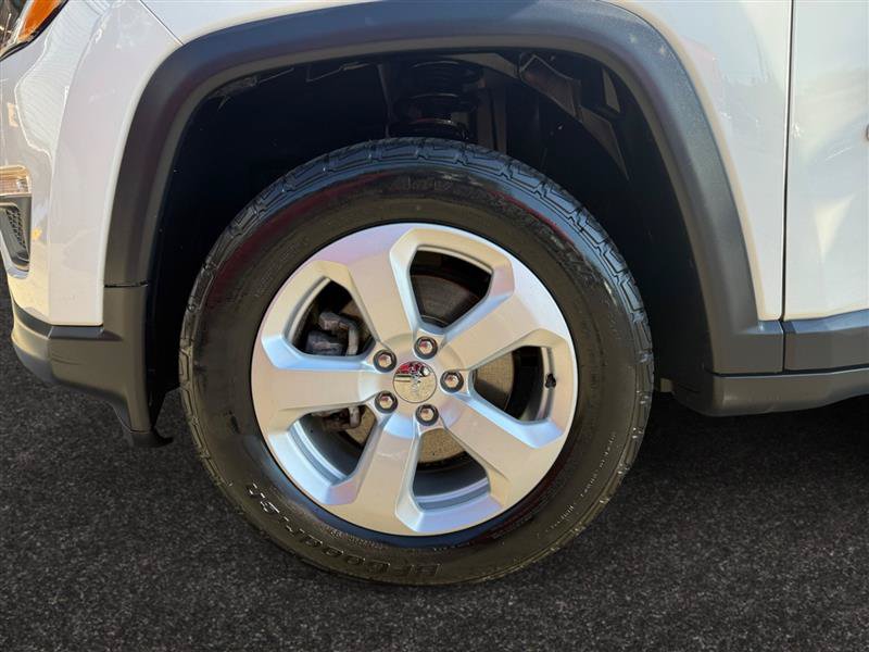 Used 2018 Jeep Compass Latitude w/ Popular Equipment Group AWD/4WD image 17