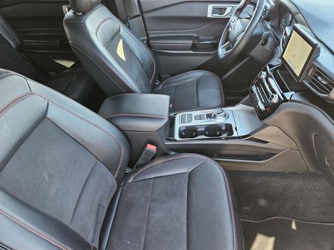 Used 2023 Ford Explorer ST-Line w/ Class IV Trailer Tow Package RWD image 13