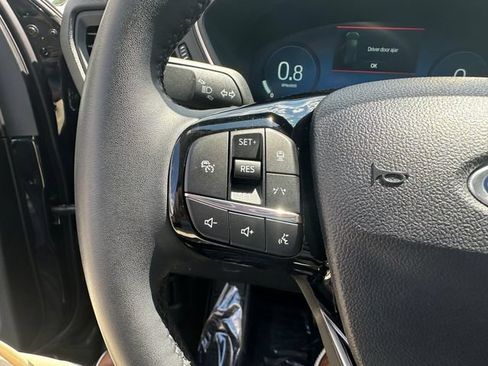 Certified 2025 Ford Escape Platinum AWD/4WD image 13