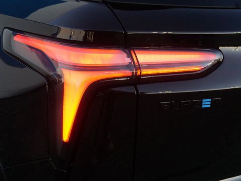 New 2026 Chevrolet Blazer EV SS image 33