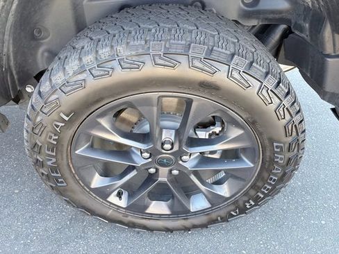 Used 2025 Jeep Wrangler Unlimited Sahara AWD/4WD image 25