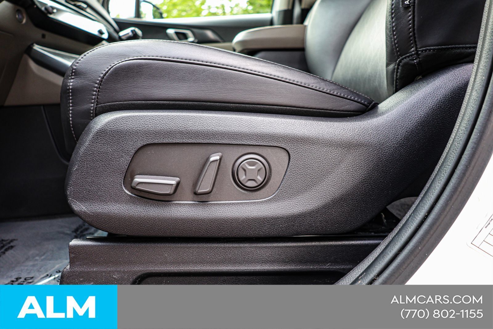 Used 2025 Kia Carnival FWD image 20