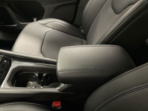 New 2025 Jeep Compass Latitude w/ Sun & Sound Group AWD/4WD image 20