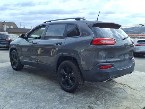 Used 2016 Jeep Cherokee Latitude AWD/4WD image 4