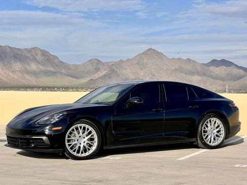 Used 2018 Porsche Panamera image 14