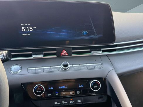 Used 2024 Hyundai Elantra SEL FWD image 25