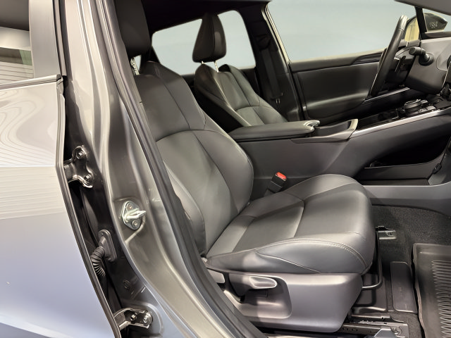 Certified 2023 Subaru Solterra AWD image 15