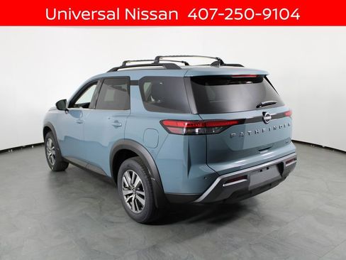 New 2026 Nissan Pathfinder SL image 4