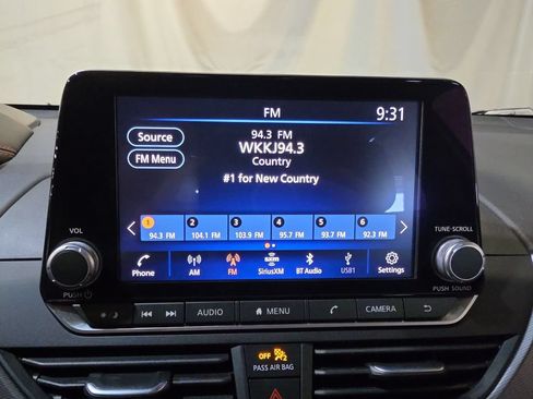 Used 2025 Nissan Altima 2.5 SR AWD/4WD image 12