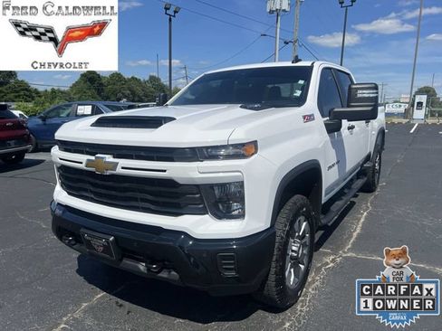 Used 2025 Chevrolet Silverado 2500 Custom w/ Custom Value Package AWD/4WD image 1