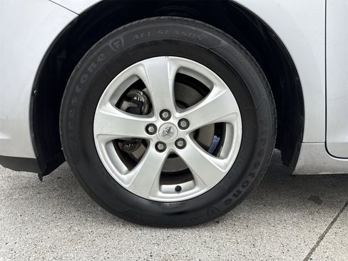 Used 2015 Toyota Sienna LE image 41