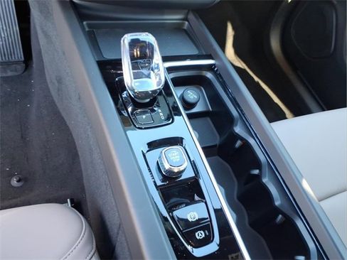 New 2026 Volvo XC60 B5 Core w/ Protection Package Premier image 19