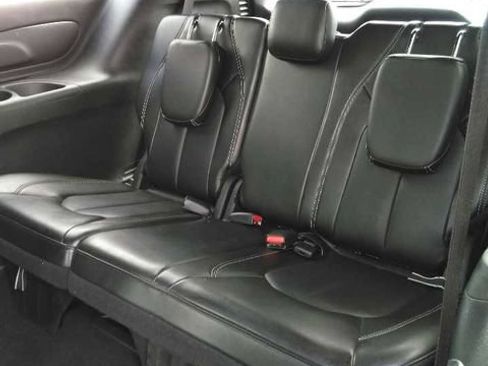 Used 2025 Chrysler Pacifica Select FWD image 8