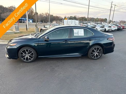 Used 2021 Toyota Camry SE w/ Convenience Package image 2