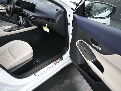New 2026 Nissan Sentra SL FWD image 20