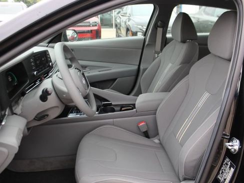 New 2026 Hyundai Elantra Hybrid FWD image 13