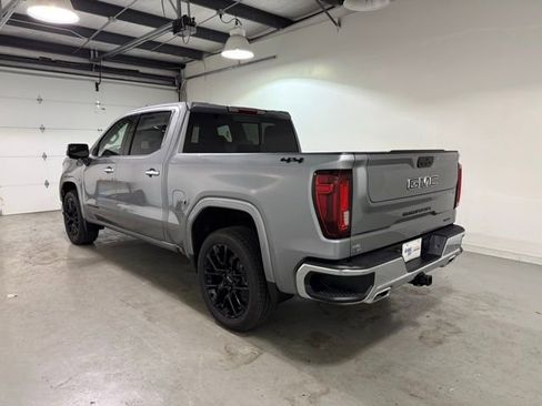 New 2026 GMC Sierra 1500 SLT image 4