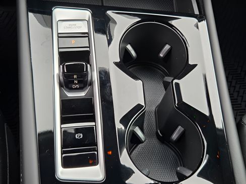 Certified 2024 Volkswagen Atlas SE FWD image 15