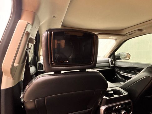 Certified 2018 Ford Expedition Max Platinum image 27